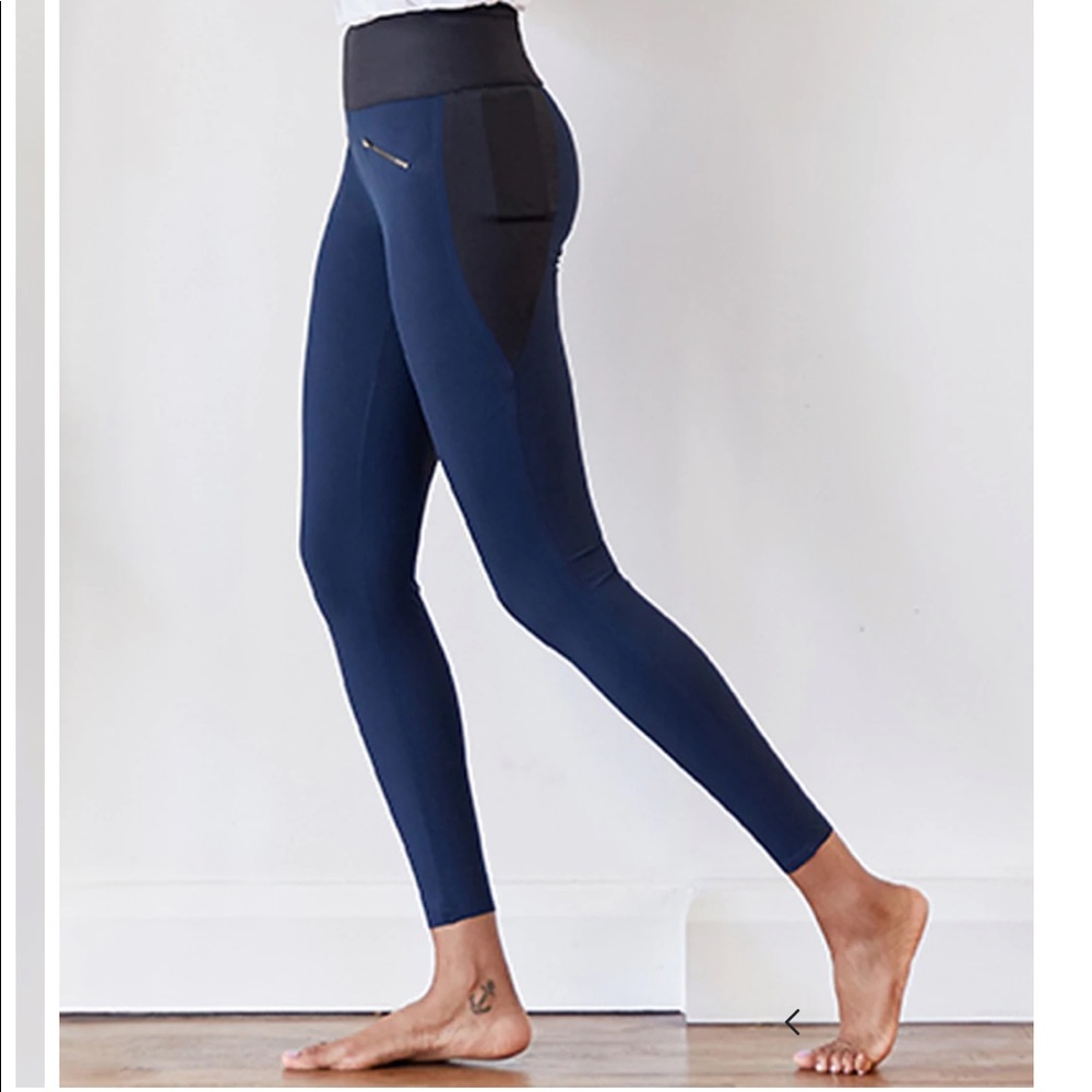 ADAY Navy and Black High-Waist Pocket Leggings